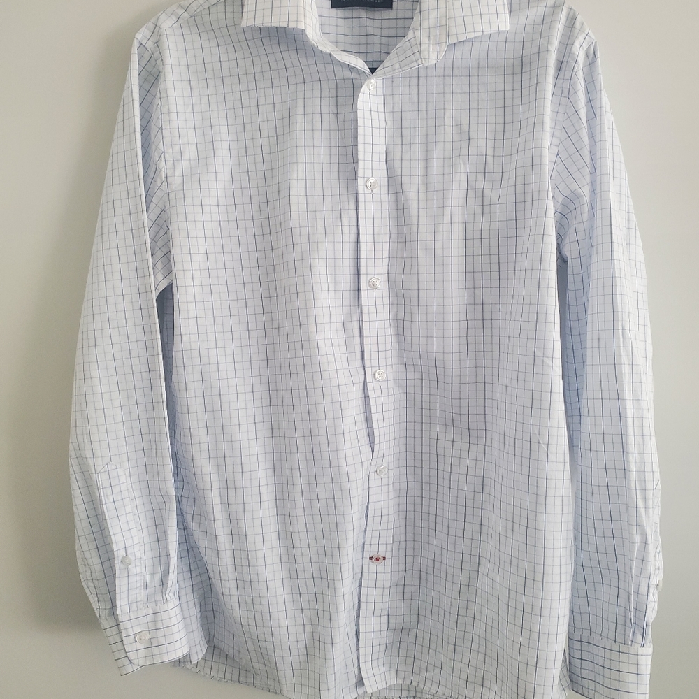 Tommy Hilfiger Size Medium Slim Fit 32/32 15-15.5 White and Blue Dress Shirt